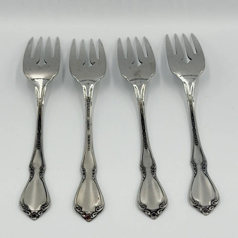 Oneidacraft Deluxe set oneida